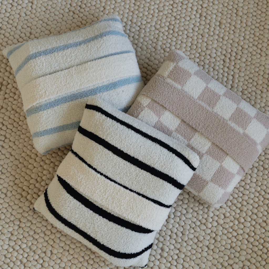 Local Beach Checker Cozy Travel Blanket